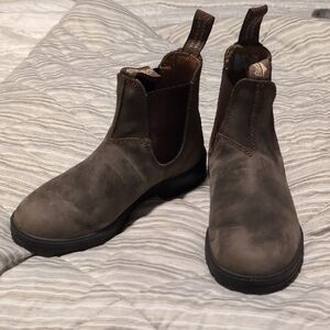 Blundstone Classic Chelsea Boots in Rustic Brown